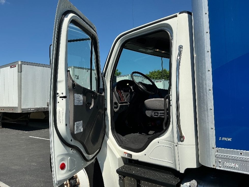 Medium Duty Box Truck-Light and Medium Duty Trucks-Freightliner-2019-M2-Lexington-KY-208,529\n\t\tmiles-$ 42,250 - Image 16
