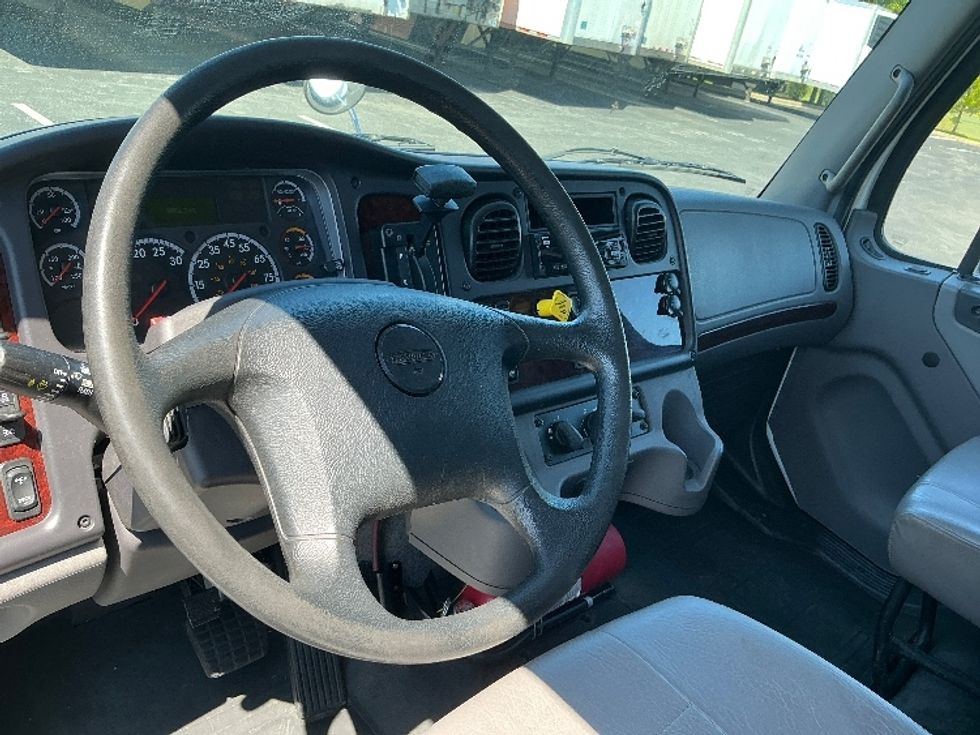 Medium Duty Box Truck-Light and Medium Duty Trucks-Freightliner-2019-M2-Lexington-KY-208,529\n\t\tmiles-$ 42,250 - Image 17