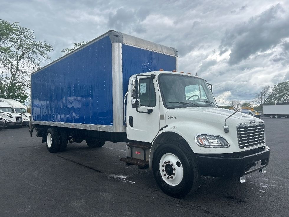 Medium Duty Box Truck-Light and Medium Duty Trucks-Freightliner-2019-M2-Lexington-KY-240,042\n\t\tmiles-$ 37,750 - Image 1