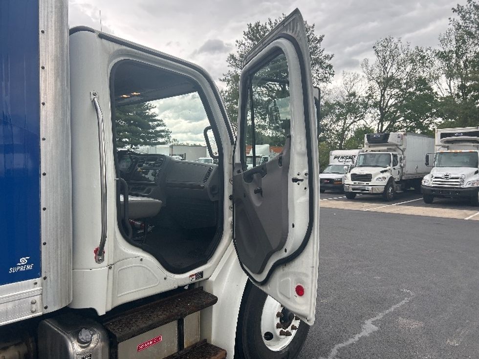 Medium Duty Box Truck-Light and Medium Duty Trucks-Freightliner-2019-M2-Lexington-KY-240,042\n\t\tmiles-$ 37,750 - Image 20