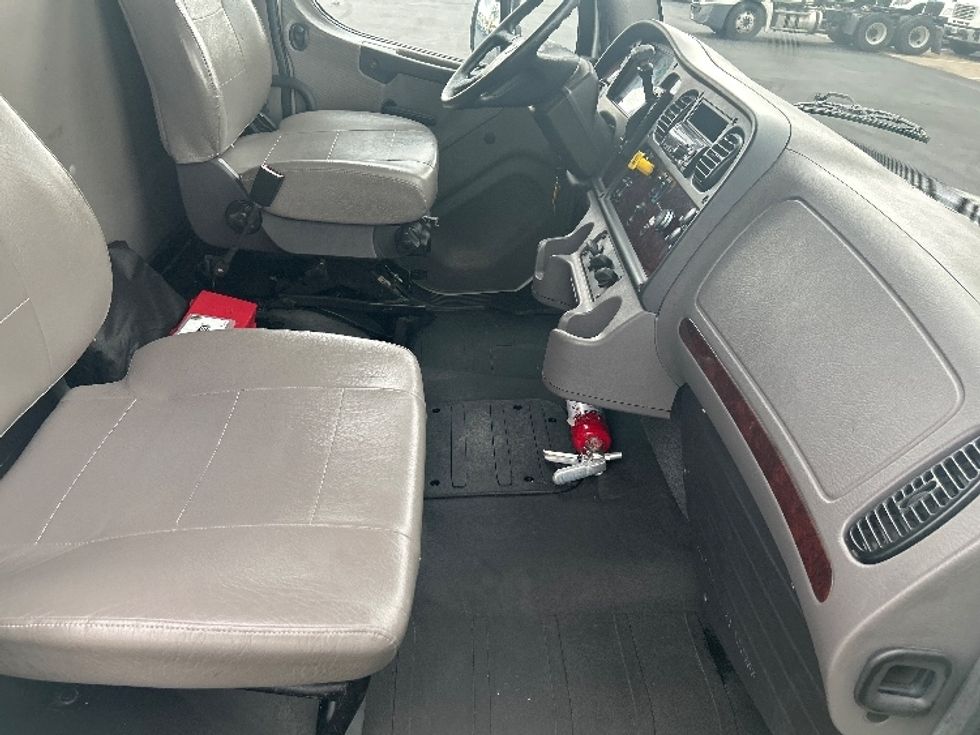 Medium Duty Box Truck-Light and Medium Duty Trucks-Freightliner-2019-M2-Lexington-KY-240,042\n\t\tmiles-$ 37,750 - Image 22