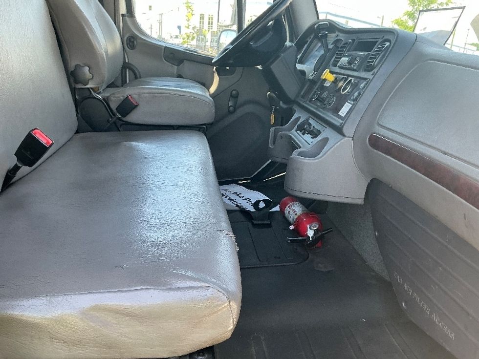 Medium Duty Box Truck-Light and Medium Duty Trucks-Freightliner-2019-M2-Linden-NJ-150,880\n\t\tmiles-$ 54,250 - Image 22