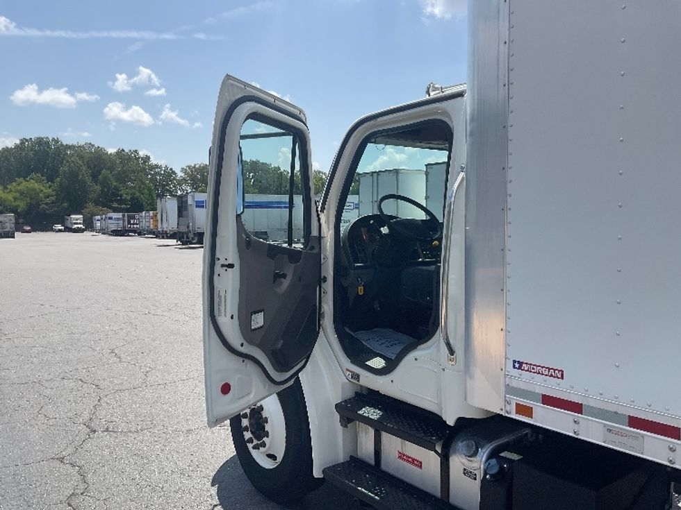 Medium Duty Box Truck-Light and Medium Duty Trucks-Freightliner-2019-M2-Little Rock-AR-140,922\n\t\tmiles-$ 56,750 - Image 16