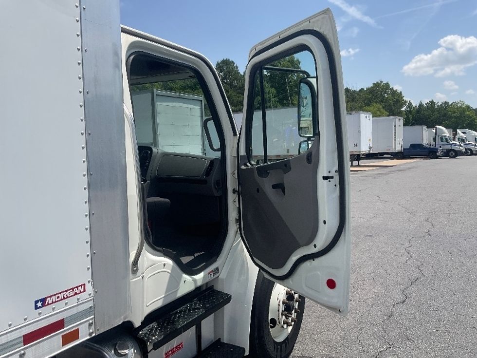 Medium Duty Box Truck-Light and Medium Duty Trucks-Freightliner-2019-M2-Little Rock-AR-140,922\n\t\tmiles-$ 56,750 - Image 20