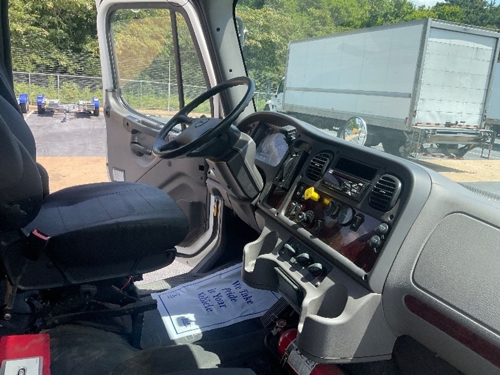 Medium Duty Box Truck-Light and Medium Duty Trucks-Freightliner-2019-M2-Little Rock-AR-140,922\n\t\tmiles-$ 56,750 - Image 22