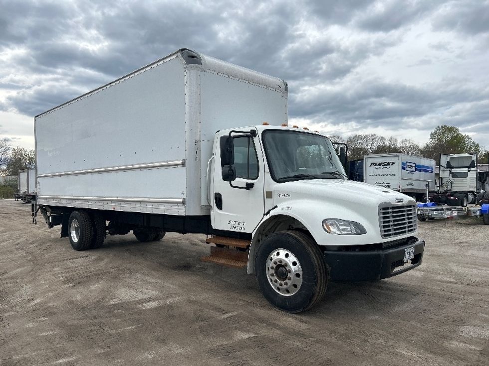 Medium Duty Box Truck-Light and Medium Duty Trucks-Freightliner-2019-M2-Londonderry-NH-131,473\n\t\tmiles-$ 59,250 - Image 1