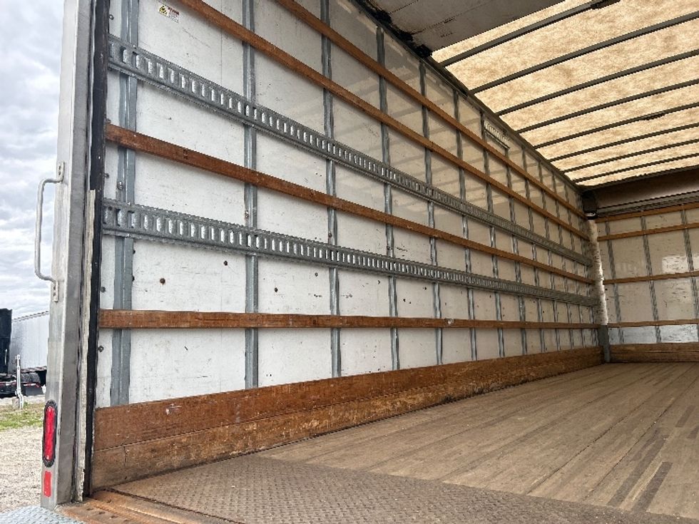 Medium Duty Box Truck-Light and Medium Duty Trucks-Freightliner-2019-M2-Londonderry-NH-131,473\n\t\tmiles-$ 59,250 - Image 11