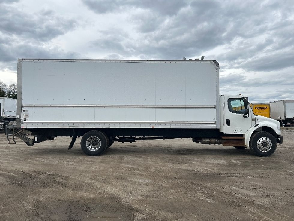Medium Duty Box Truck-Light and Medium Duty Trucks-Freightliner-2019-M2-Londonderry-NH-131,473\n\t\tmiles-$ 59,250 - Image 15