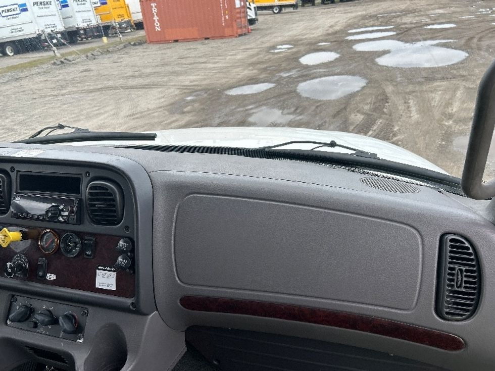 Medium Duty Box Truck-Light and Medium Duty Trucks-Freightliner-2019-M2-Londonderry-NH-131,473\n\t\tmiles-$ 59,250 - Image 21