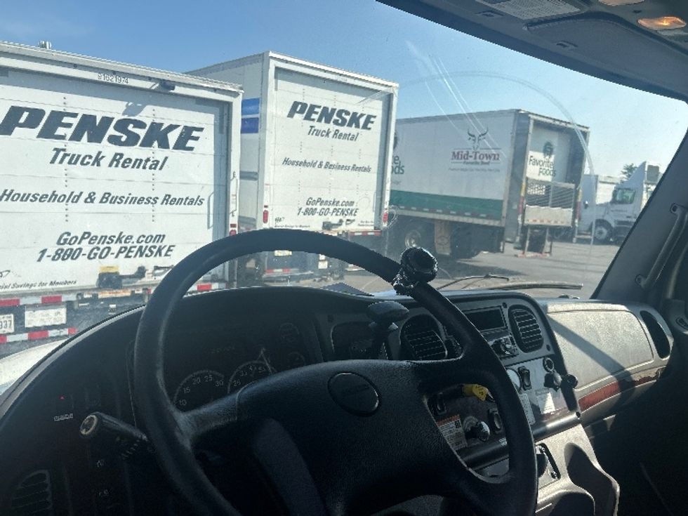 Medium Duty Box Truck-Light and Medium Duty Trucks-Freightliner-2019-M2-Londonderry-NH-202,143\n\t\tmiles-$ 42,750 - Image 17