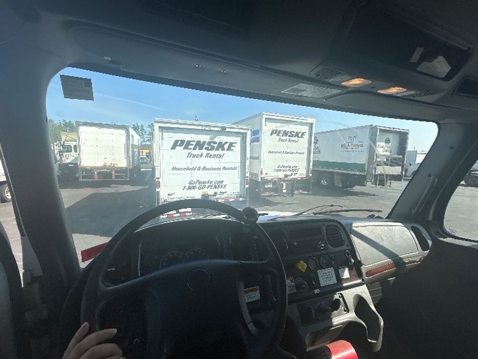 Medium Duty Box Truck-Light and Medium Duty Trucks-Freightliner-2019-M2-Londonderry-NH-202,143\n\t\tmiles-$ 42,750 - Image 18