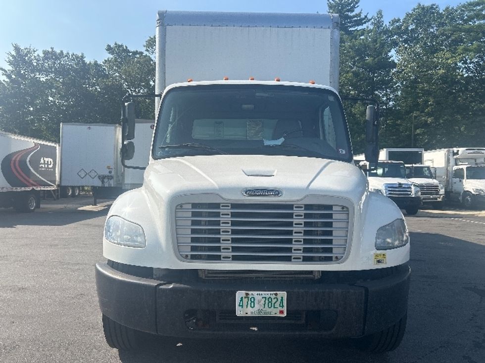 Medium Duty Box Truck-Light and Medium Duty Trucks-Freightliner-2019-M2-Londonderry-NH-202,143\n\t\tmiles-$ 42,750 - Image 2
