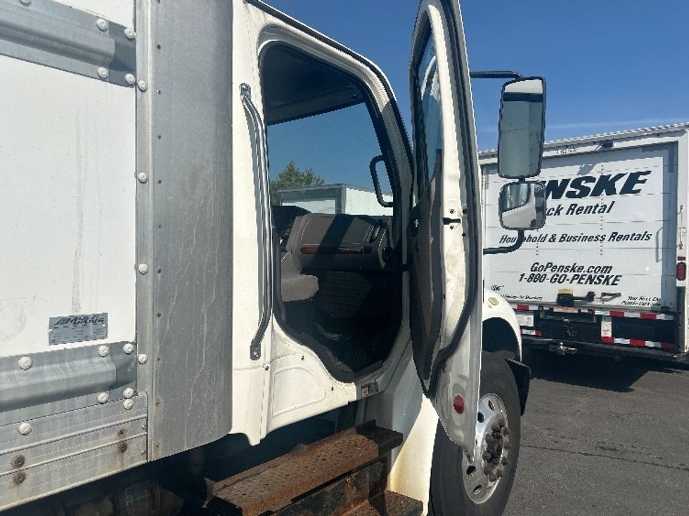 Medium Duty Box Truck-Light and Medium Duty Trucks-Freightliner-2019-M2-Londonderry-NH-202,143\n\t\tmiles-$ 42,750 - Image 20
