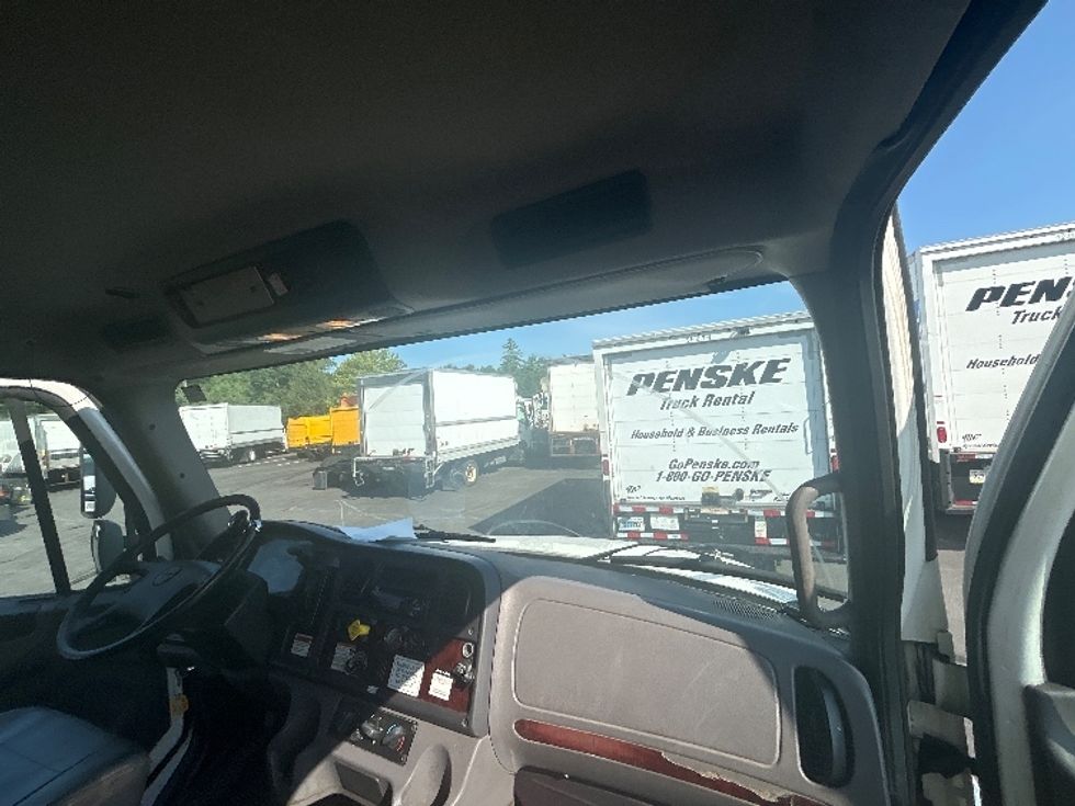 Medium Duty Box Truck-Light and Medium Duty Trucks-Freightliner-2019-M2-Londonderry-NH-202,143\n\t\tmiles-$ 42,750 - Image 21