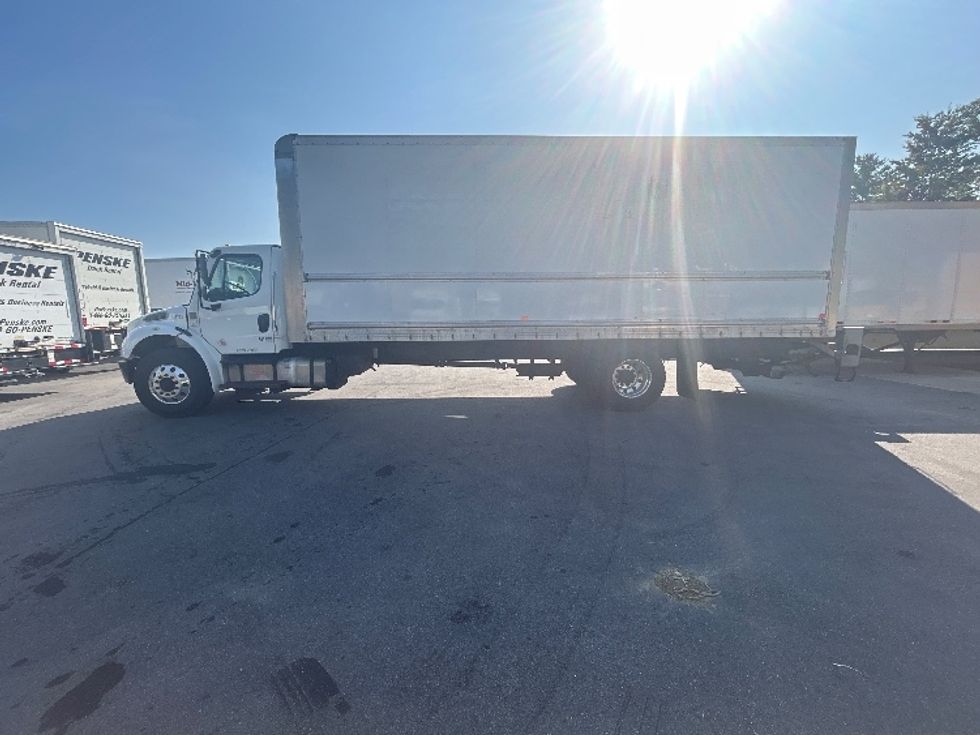 Medium Duty Box Truck-Light and Medium Duty Trucks-Freightliner-2019-M2-Londonderry-NH-202,143\n\t\tmiles-$ 42,750 - Image 4
