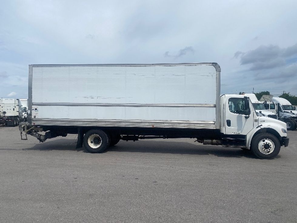 Medium Duty Box Truck-Light and Medium Duty Trucks-Freightliner-2019-M2-Louisville-KY-145,957\n\t\tmiles-$ 57,750 - Image 15