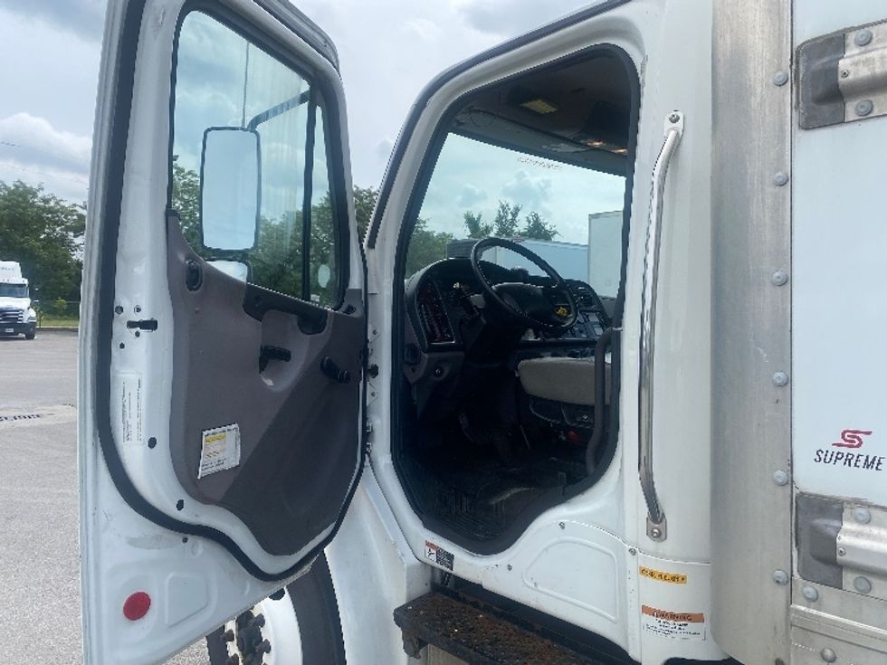Medium Duty Box Truck-Light and Medium Duty Trucks-Freightliner-2019-M2-Louisville-KY-145,957\n\t\tmiles-$ 57,750 - Image 16