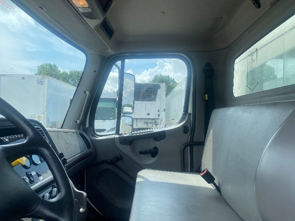 Medium Duty Box Truck-Light and Medium Duty Trucks-Freightliner-2019-M2-Louisville-KY-145,957\n\t\tmiles-$ 57,750 - Image 19