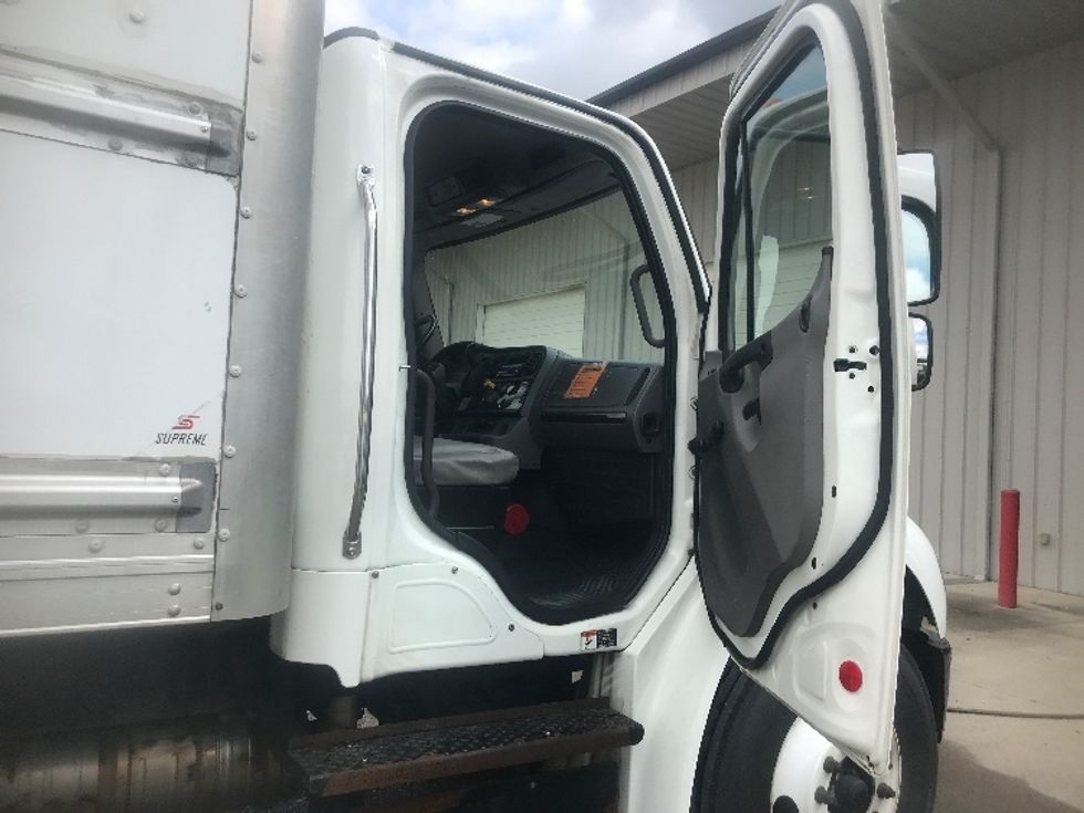 Medium Duty Box Truck-Light and Medium Duty Trucks-Freightliner-2019-M2-Louisville-KY-301,345\n\t\tmiles-$ 29,750 - Image 20