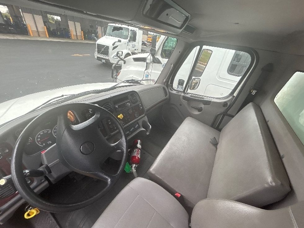 Medium Duty Box Truck-Light and Medium Duty Trucks-Freightliner-2019-M2-Lowell-AR-146,514\n\t\tmiles-$ 52,500 - Image 17