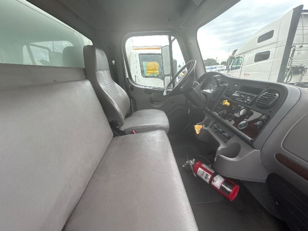 Medium Duty Box Truck-Light and Medium Duty Trucks-Freightliner-2019-M2-Lowell-AR-146,514\n\t\tmiles-$ 52,500 - Image 21