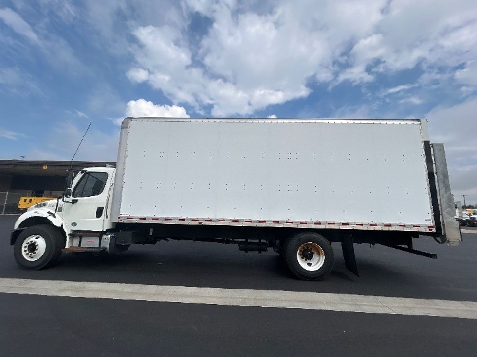 Medium Duty Box Truck-Light and Medium Duty Trucks-Freightliner-2019-M2-Lowell-AR-146,514\n\t\tmiles-$ 52,500 - Image 4