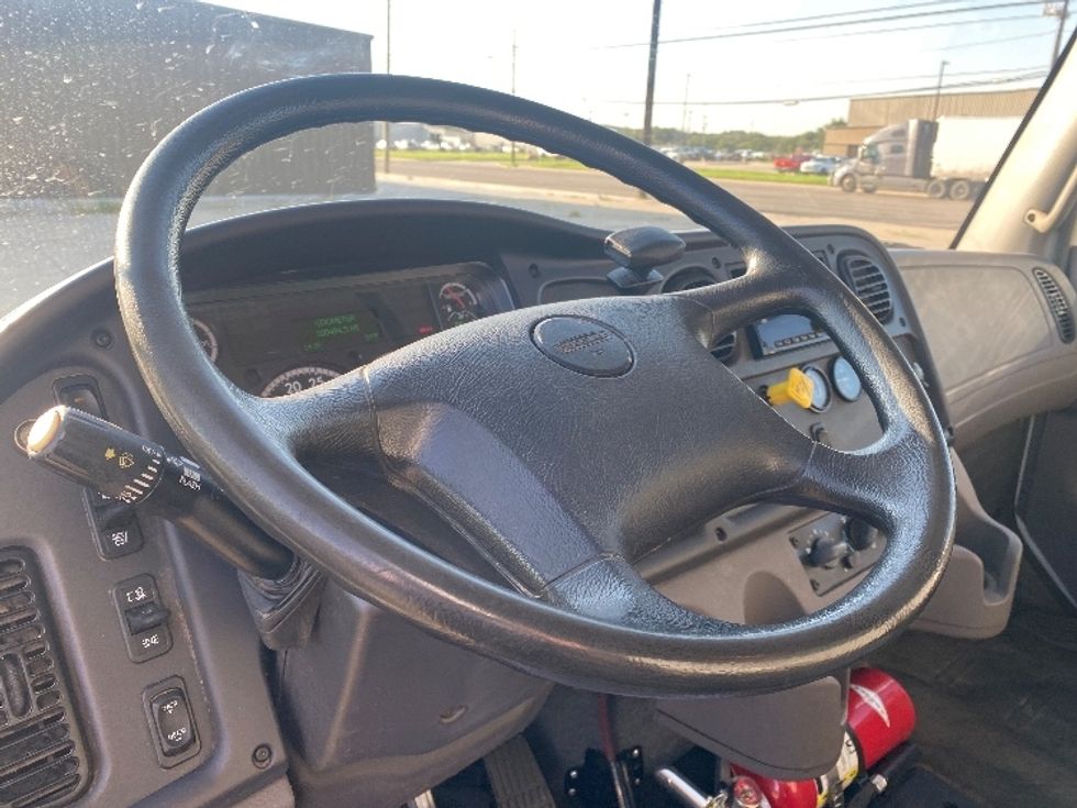 Medium Duty Box Truck-Light and Medium Duty Trucks-Freightliner-2019-M2-Lubbock-TX-100,483\n\t\tmiles-$ 60,500 - Image 17