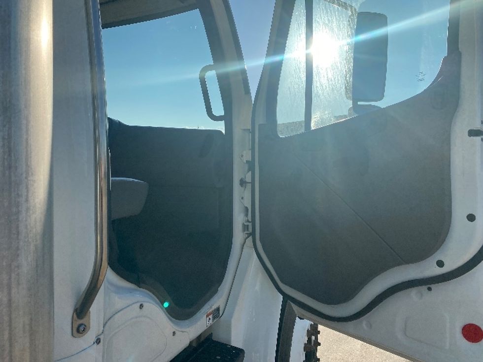 Medium Duty Box Truck-Light and Medium Duty Trucks-Freightliner-2019-M2-Lubbock-TX-100,483\n\t\tmiles-$ 60,500 - Image 20