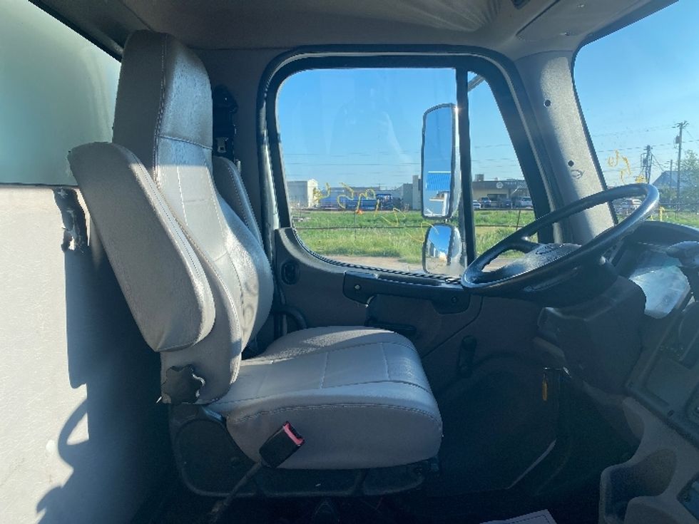 Medium Duty Box Truck-Light and Medium Duty Trucks-Freightliner-2019-M2-Lubbock-TX-100,483\n\t\tmiles-$ 60,500 - Image 22