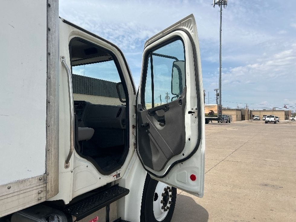 Medium Duty Box Truck-Light and Medium Duty Trucks-Freightliner-2019-M2-Lubbock-TX-157,225\n\t\tmiles-$ 50,750 - Image 20