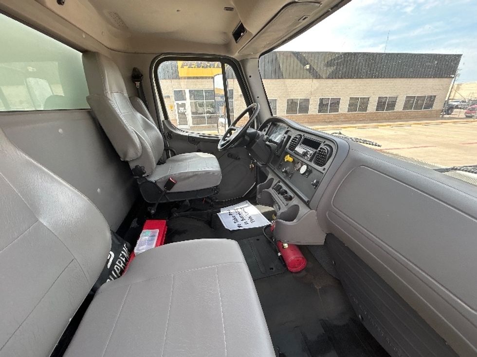 Medium Duty Box Truck-Light and Medium Duty Trucks-Freightliner-2019-M2-Lubbock-TX-157,225\n\t\tmiles-$ 50,750 - Image 22