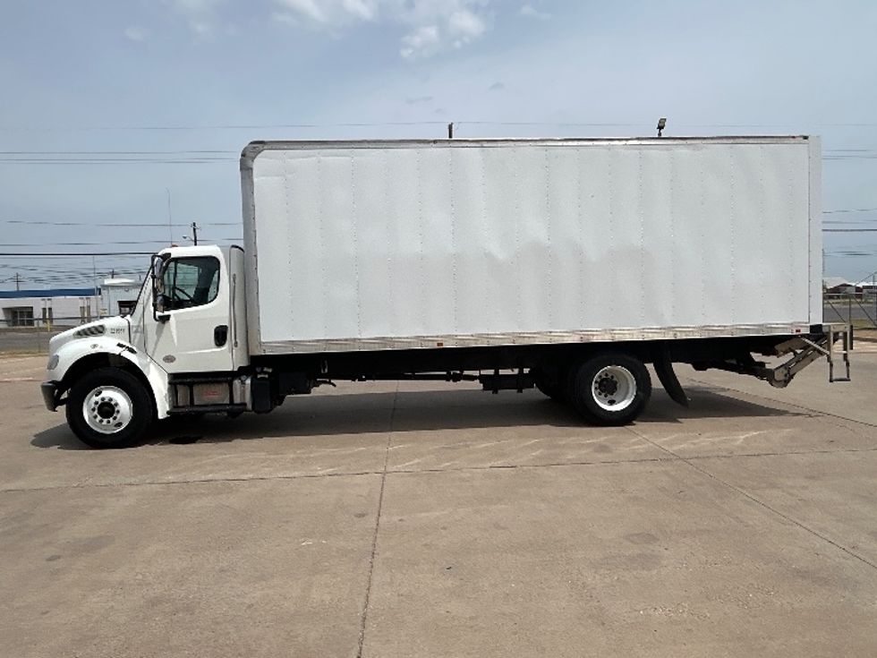 Medium Duty Box Truck-Light and Medium Duty Trucks-Freightliner-2019-M2-Lubbock-TX-157,225\n\t\tmiles-$ 50,750 - Image 4