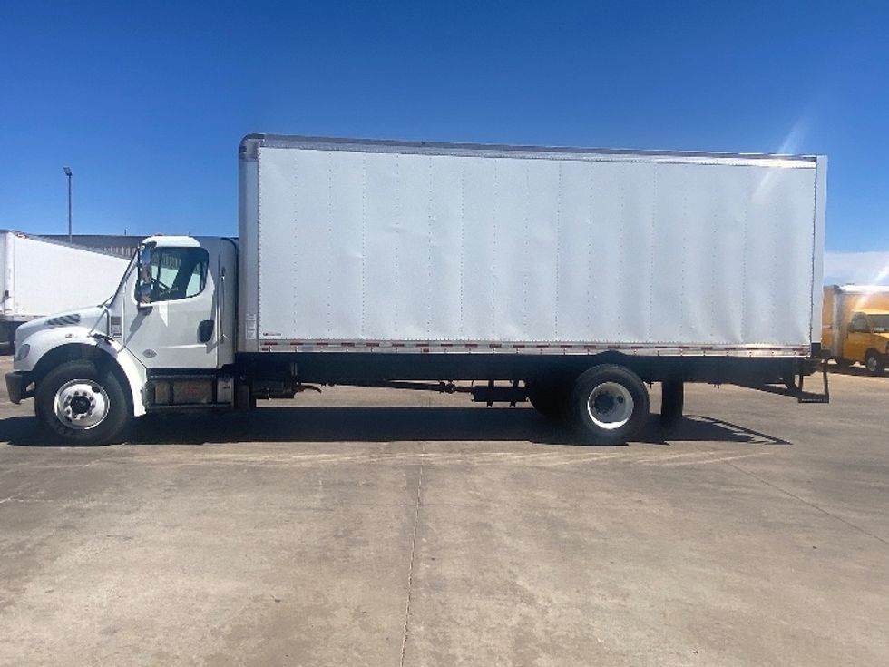 Medium Duty Box Truck-Light and Medium Duty Trucks-Freightliner-2019-M2-Lubbock-TX-343,733\n\t\tmiles-$ 20,500 - Image 4