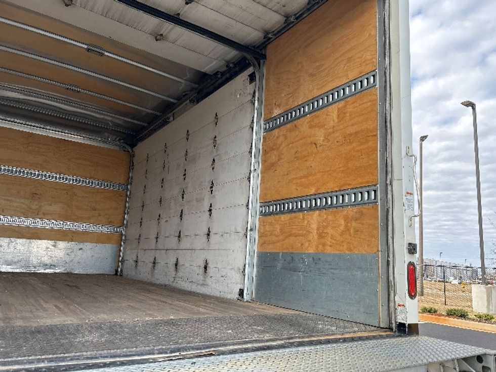Medium Duty Box Truck-Light and Medium Duty Trucks-Freightliner-2019-M2-Madison-AL-215,274\n\t\tmiles-$ 36,250 - Image 12