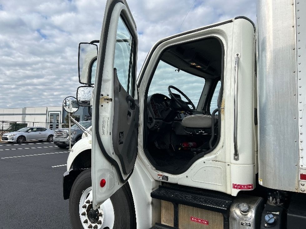 Medium Duty Box Truck-Light and Medium Duty Trucks-Freightliner-2019-M2-Madison-AL-215,274\n\t\tmiles-$ 36,250 - Image 16