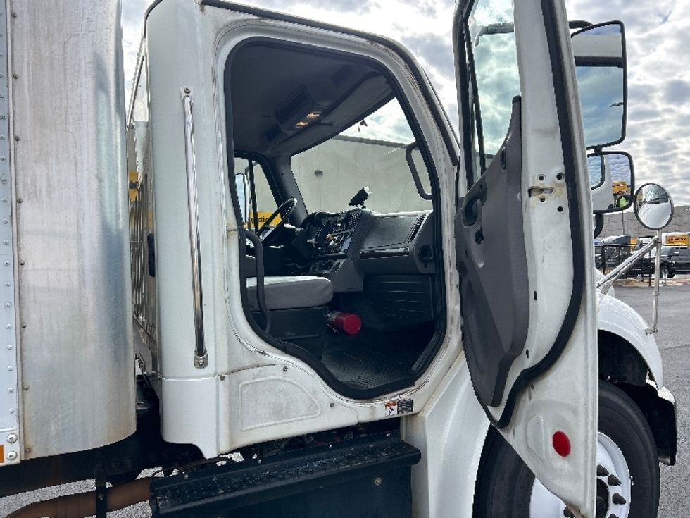Medium Duty Box Truck-Light and Medium Duty Trucks-Freightliner-2019-M2-Madison-AL-215,274\n\t\tmiles-$ 36,250 - Image 20