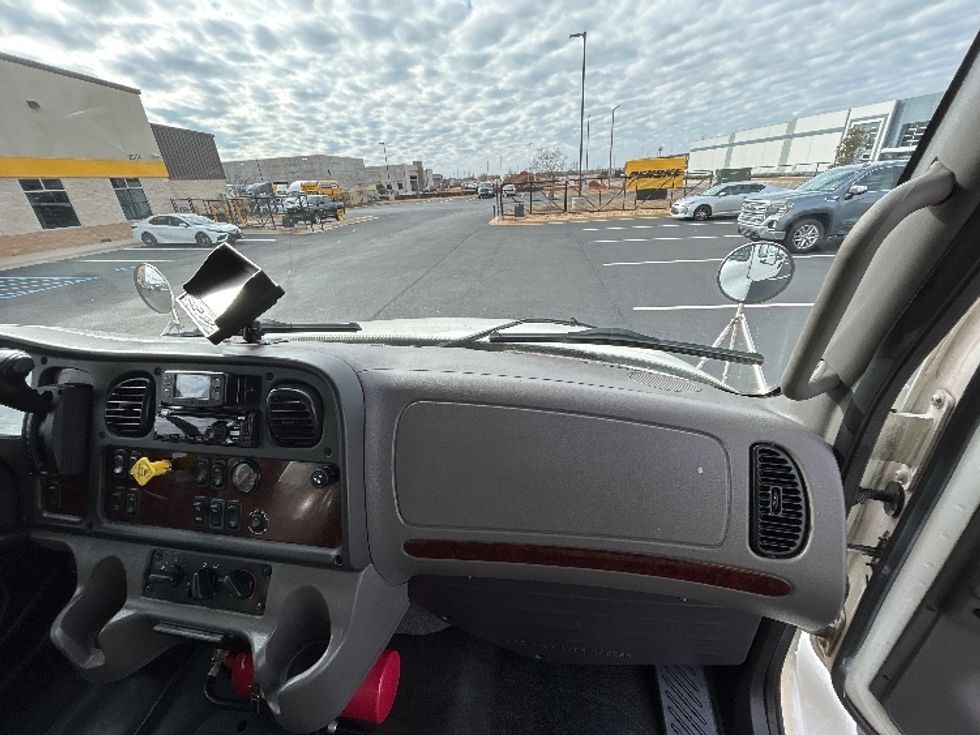 Medium Duty Box Truck-Light and Medium Duty Trucks-Freightliner-2019-M2-Madison-AL-215,274\n\t\tmiles-$ 36,250 - Image 21