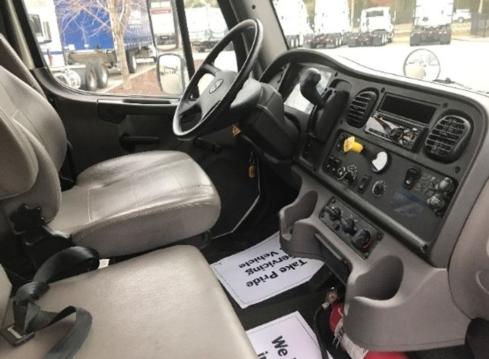 Medium Duty Box Truck-Light and Medium Duty Trucks-Freightliner-2019-M2-Manassas-VA-153,802\n\t\tmiles-$ 54,000 - Image 22