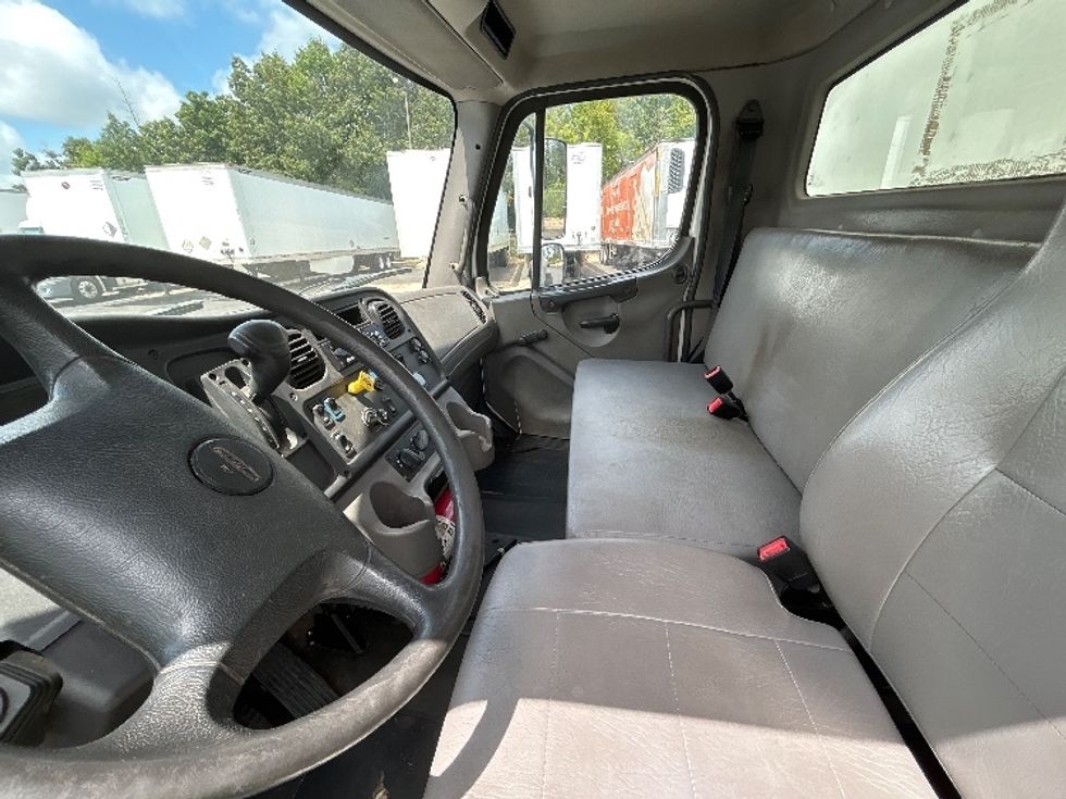 Medium Duty Box Truck-Light and Medium Duty Trucks-Freightliner-2019-M2-Manassas-VA-160,501\n\t\tmiles-$ 53,750 - Image 19