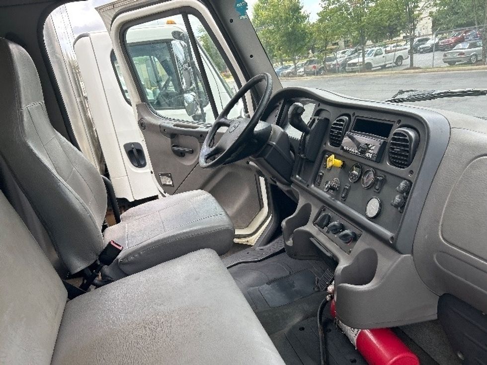 Medium Duty Box Truck-Light and Medium Duty Trucks-Freightliner-2019-M2-Manassas-VA-160,501\n\t\tmiles-$ 53,750 - Image 22