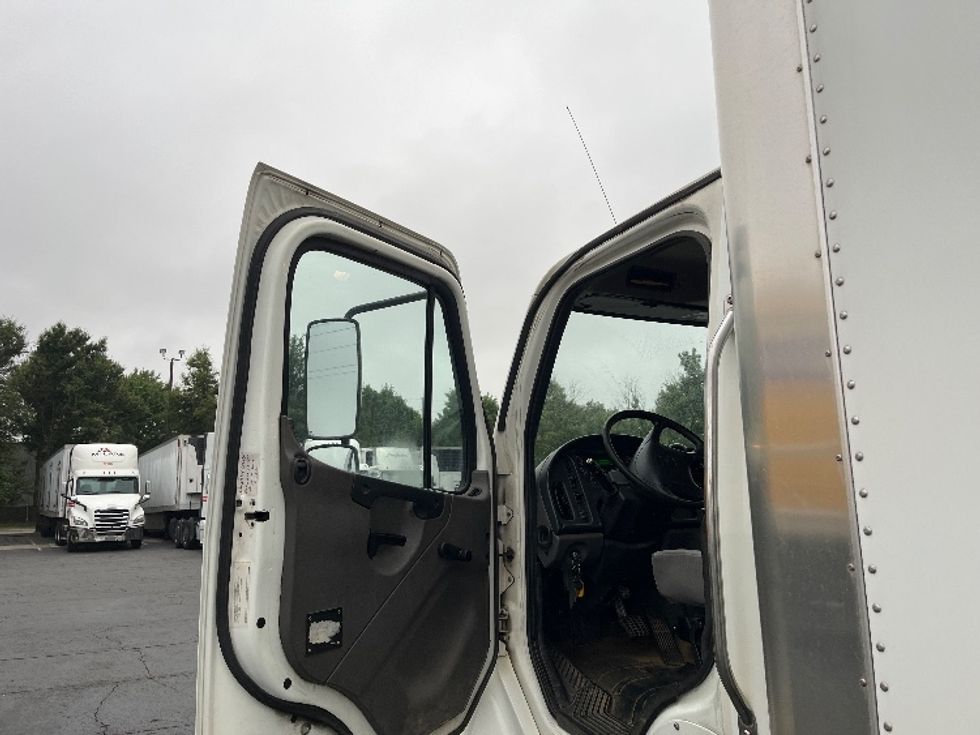 Medium Duty Box Truck-Light and Medium Duty Trucks-Freightliner-2019-M2-Manassas-VA-233,684\n\t\tmiles-$ 41,500 - Image 15