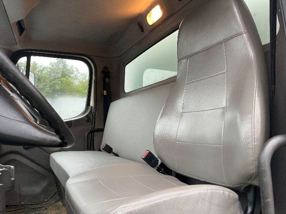 Medium Duty Box Truck-Light and Medium Duty Trucks-Freightliner-2019-M2-Manassas-VA-233,684\n\t\tmiles-$ 41,500 - Image 20