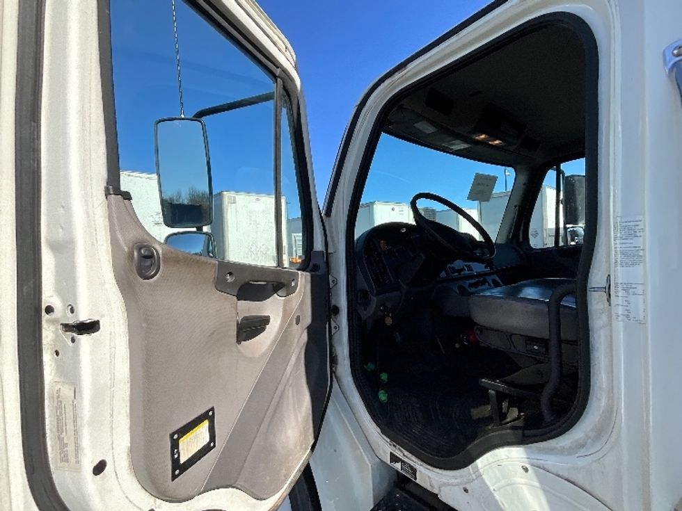 Medium Duty Box Truck-Light and Medium Duty Trucks-Freightliner-2019-M2-Mcdonough-GA-226,488\n\t\tmiles-$ 41,750 - Image 16