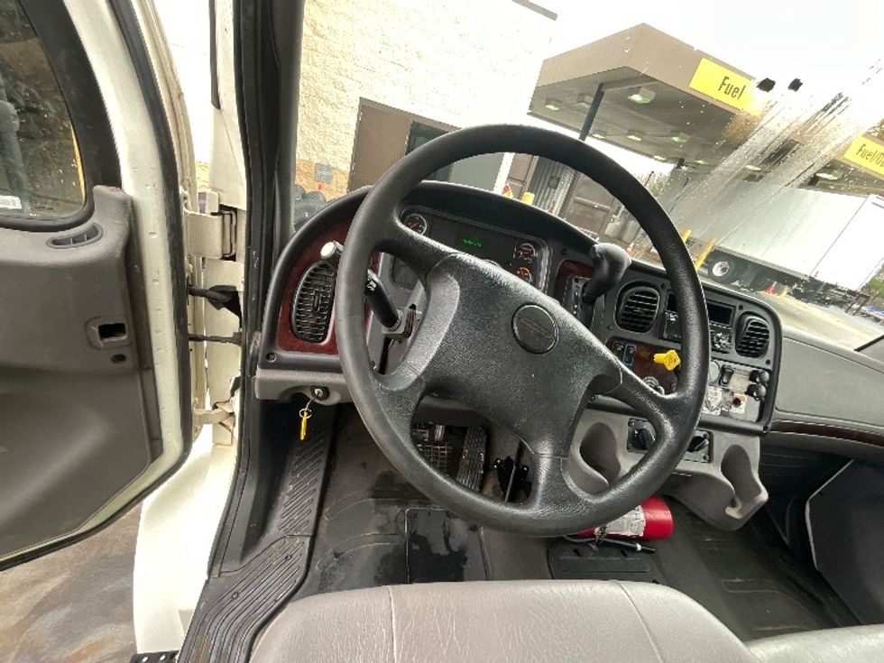 Medium Duty Box Truck-Light and Medium Duty Trucks-Freightliner-2019-M2-Mebane-NC-213,626\n\t\tmiles-$ 47,500 - Image 18