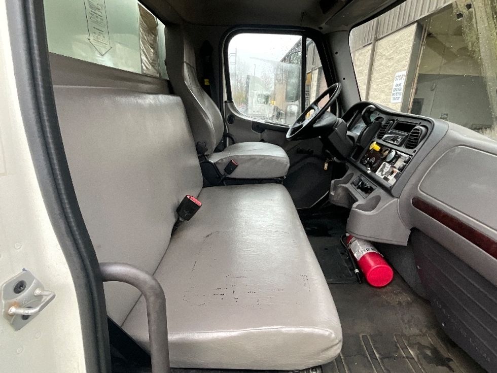 Medium Duty Box Truck-Light and Medium Duty Trucks-Freightliner-2019-M2-Mebane-NC-213,626\n\t\tmiles-$ 47,500 - Image 22