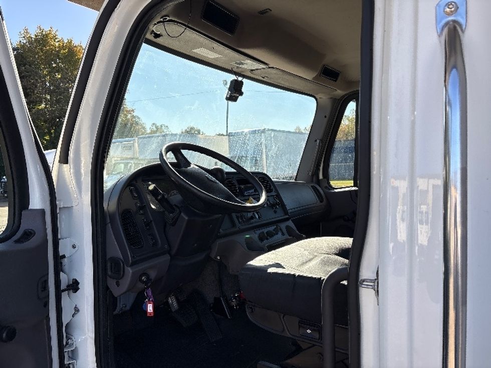 Medium Duty Box Truck-Light and Medium Duty Trucks-Freightliner-2019-M2-Mebane-NC-243,896\n\t\tmiles-$ 44,500 - Image 15