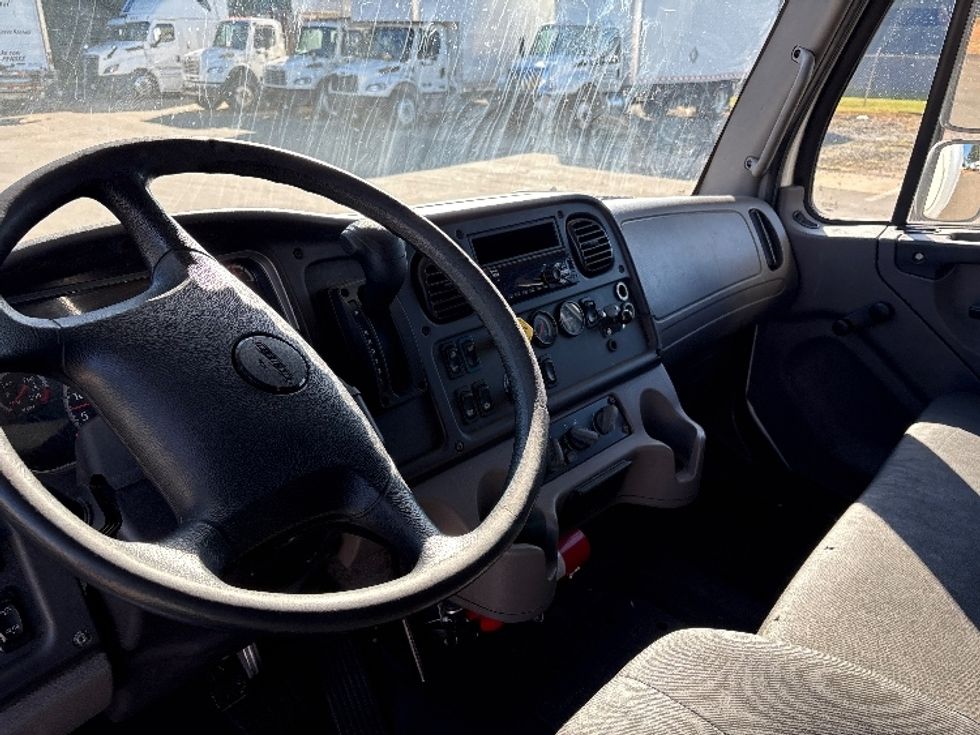 Medium Duty Box Truck-Light and Medium Duty Trucks-Freightliner-2019-M2-Mebane-NC-243,896\n\t\tmiles-$ 44,500 - Image 16