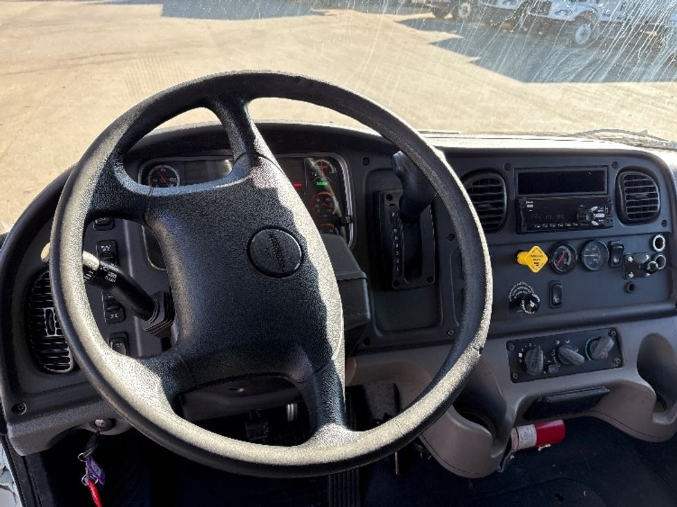 Medium Duty Box Truck-Light and Medium Duty Trucks-Freightliner-2019-M2-Mebane-NC-243,896\n\t\tmiles-$ 44,500 - Image 17