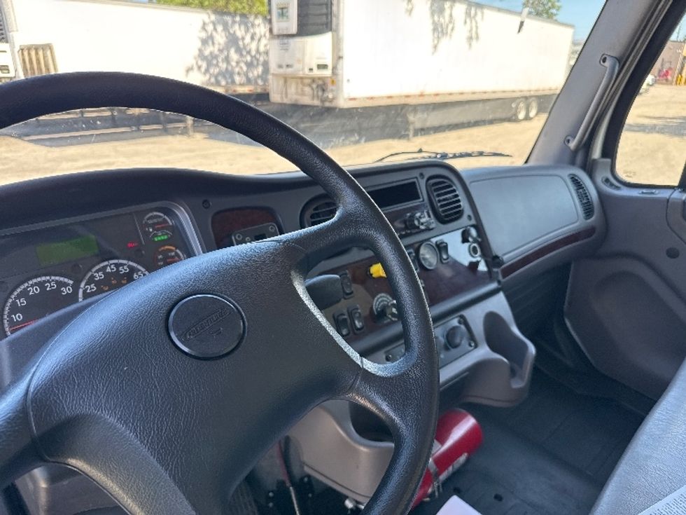 Medium Duty Box Truck-Light and Medium Duty Trucks-Freightliner-2019-M2-Medley-FL-110,332\n\t\tmiles-$ 55,750 - Image 17