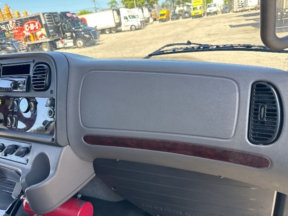 Medium Duty Box Truck-Light and Medium Duty Trucks-Freightliner-2019-M2-Medley-FL-110,332\n\t\tmiles-$ 55,750 - Image 20